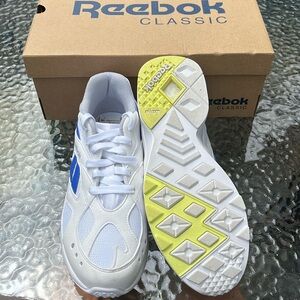 Unisex Reebok Aztrek size 7 Men’s/8.5 Womens